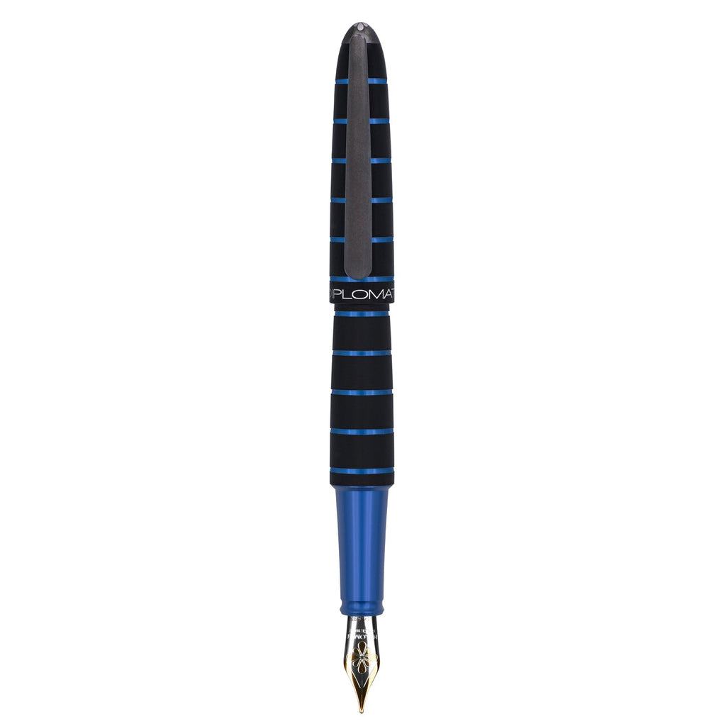 डिप्लोमैट एलॉक्स ब्लैक/ब्लू 14K गोल्ड फाउंटेन पेन